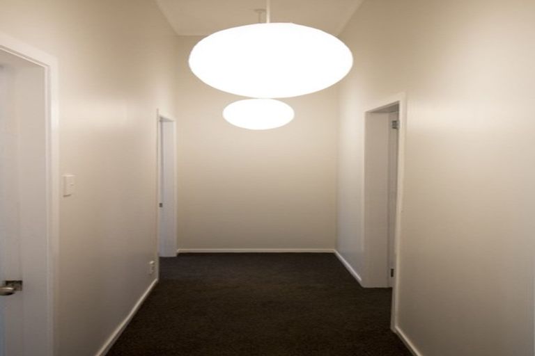 Photo of property in 39 Todman Street, Brooklyn, Wellington, 6021