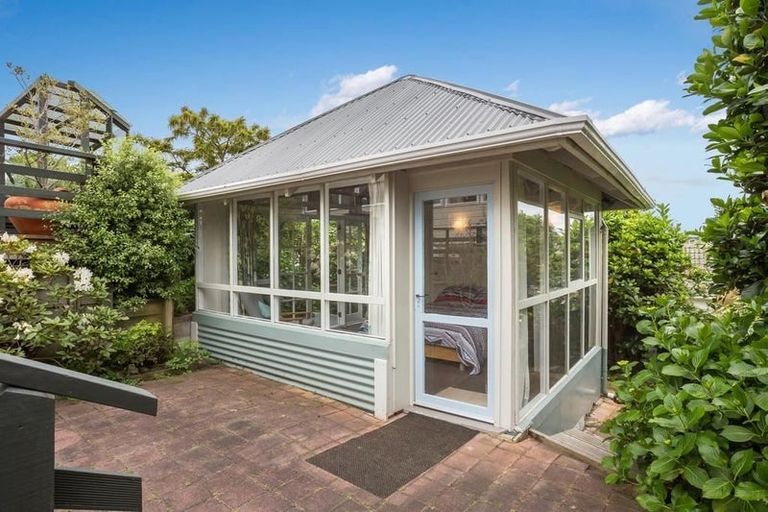 Photo of property in 113 Seaview Road, Paraparaumu Beach, Paraparaumu, 5032