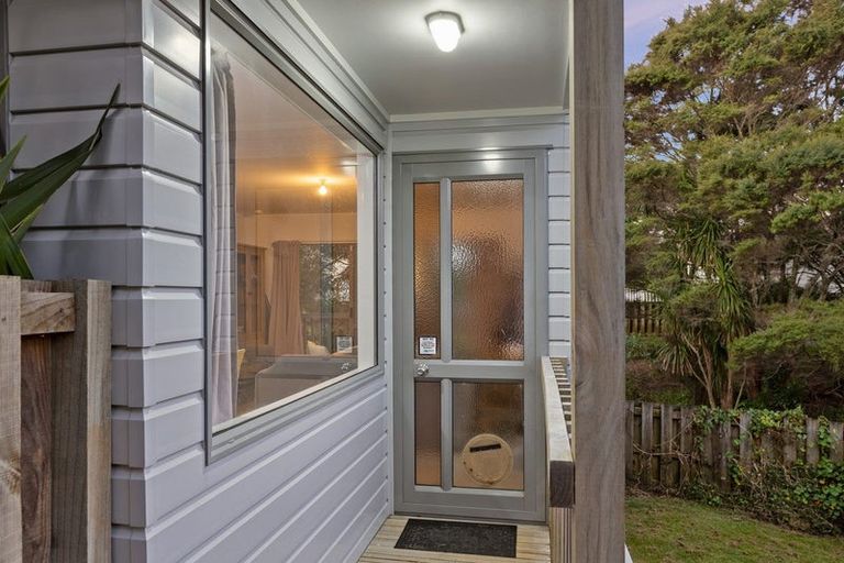 Photo of property in 6 Logan Lane, Stanmore Bay, Whangaparaoa, 0932