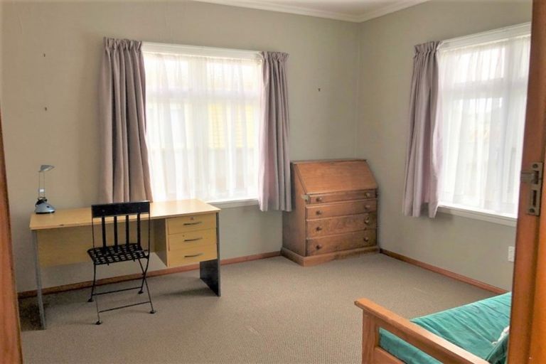 Photo of property in 21 George Street, Levin, 5510