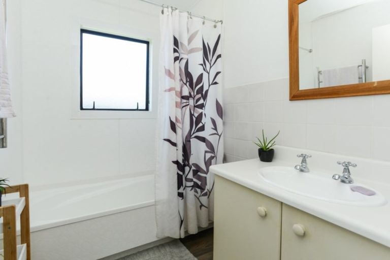 Photo of property in 205 Avondale Road, Greenmeadows, Napier, 4112