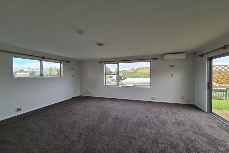 Photo of property in 94 Omata Road, Marfell, New Plymouth, 4310