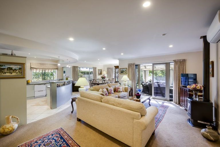 Photo of property in 86 Kensington Drive, Taradale, Napier, 4112