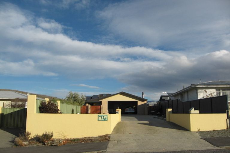 Photo of property in 74 Inniscort Street, Cromwell, 9310