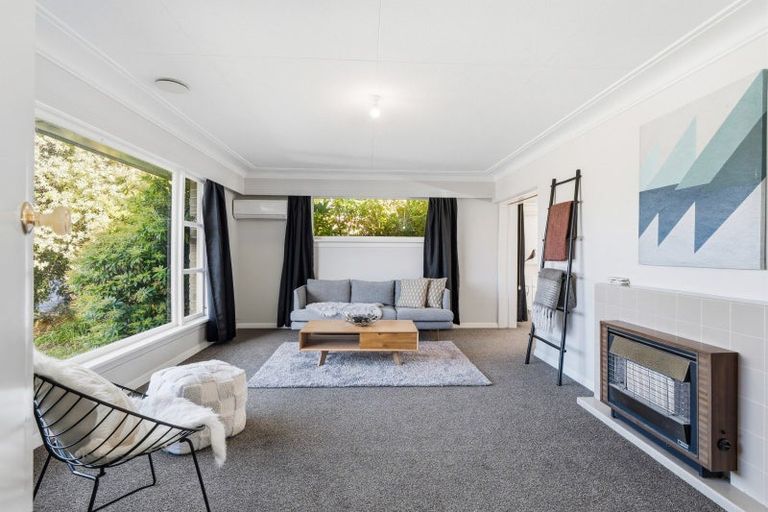 Photo of property in 11 Pioneer Crescent, Helensburgh, Dunedin, 9010