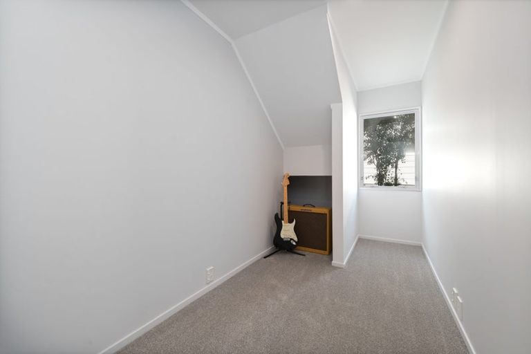 Photo of property in 13 Gala Place, Henderson, Auckland, 0612
