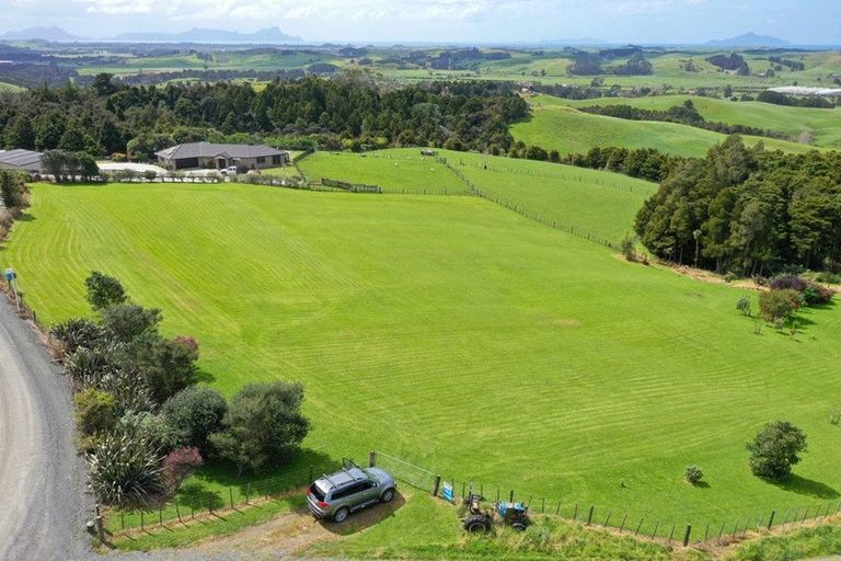 Photo of property in 241 Brooks Road, Waipu, 0582