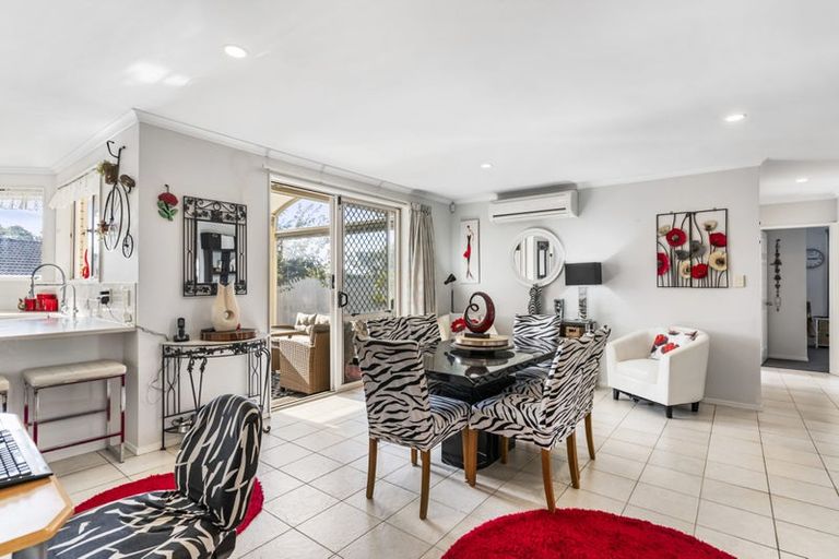 Photo of property in 11 Gendo Avenue, Henderson, Auckland, 0612