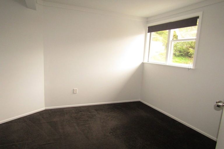 Photo of property in 118b Newlands Road, Newlands, Wellington, 6037