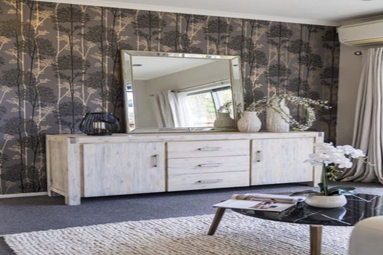 Photo of property in 22 Gala Place, Henderson, Auckland, 0612