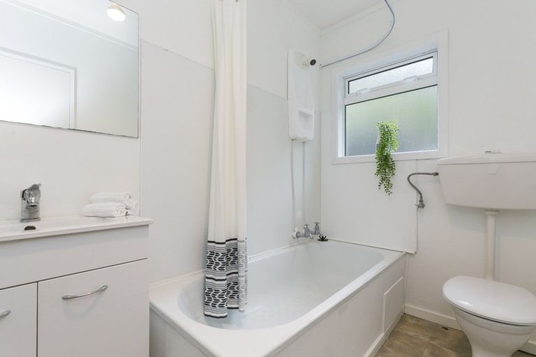 Photo of property in 1f3 Harland Street, Brooklyn, Wellington, 6021
