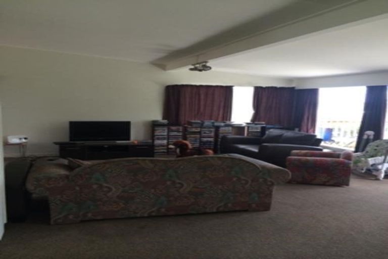 Photo of property in 6 Kia Ora Road, Beach Haven, Auckland, 0626