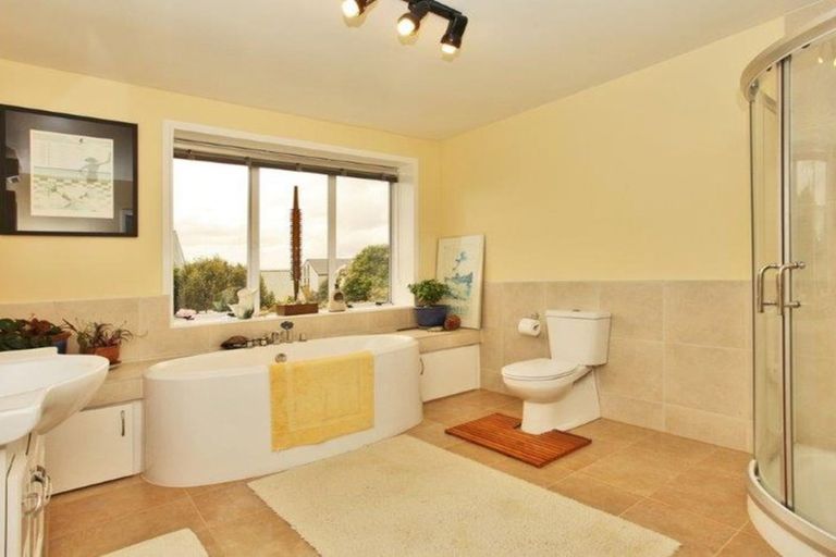 Photo of property in 222 Yaldhurst Road, Avonhead, Christchurch, 8042