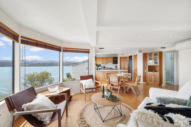 Photo of property in 38 Napier Street, Karaka Bays, Wellington, 6022