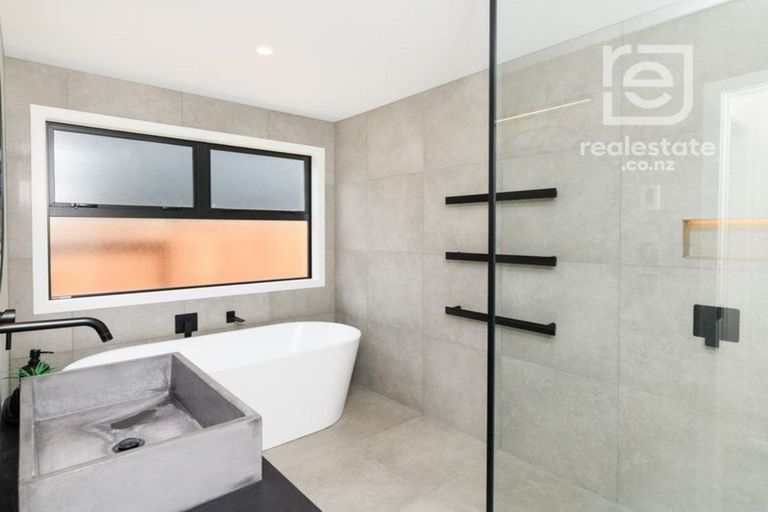 Photo of property in 35 Freedom Drive, Kelvin Grove, Palmerston North, 4414