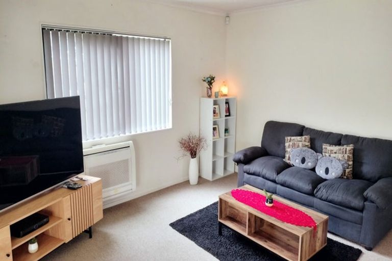 Photo of property in 18 Pyramid Place, Glen Eden, Auckland, 0602