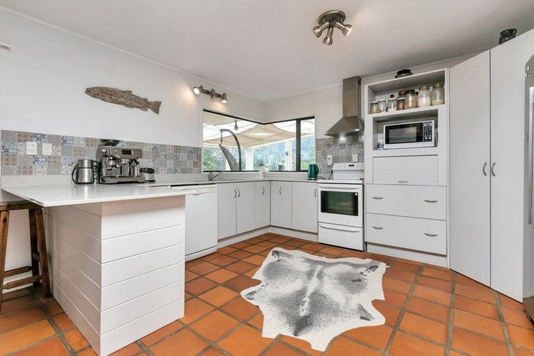 Photo of property in 75 Pipitiwai Drive, Helensville, Kaukapakapa, 0871