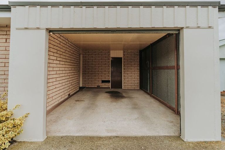Photo of property in 12 Cowper Street, Milton, 9220