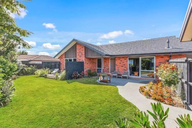 Photo of property in 79 Vivian Street, Burwood, Christchurch, 8083