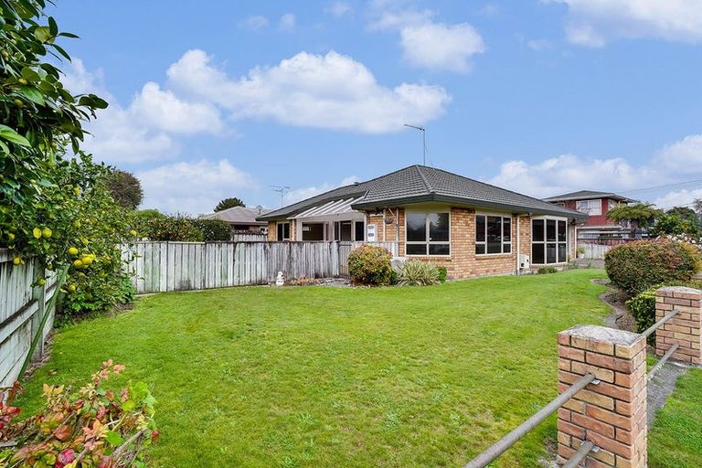 Photo of property in 41 Dalgliesh Avenue, Forest Lake, Hamilton, 3200