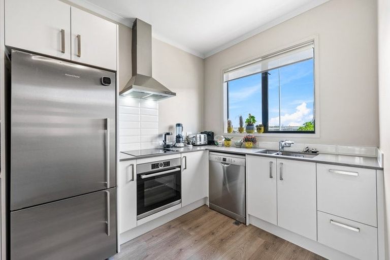 Photo of property in 8/6 Onekiritea Road, Hobsonville, Auckland, 0616