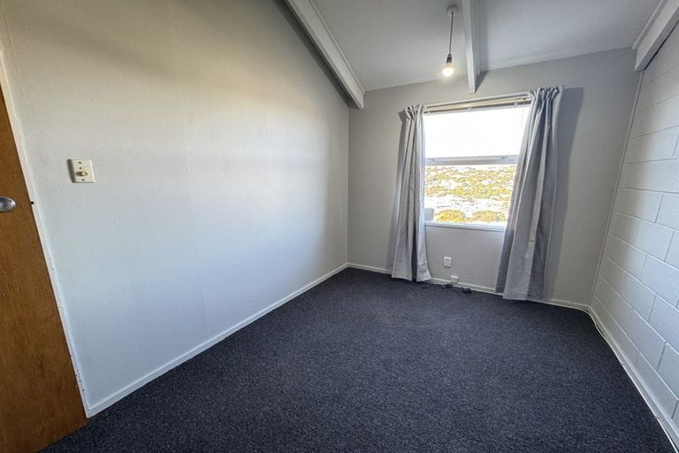 Photo of property in 14a Waiwera Crescent, Maupuia, Wellington, 6022