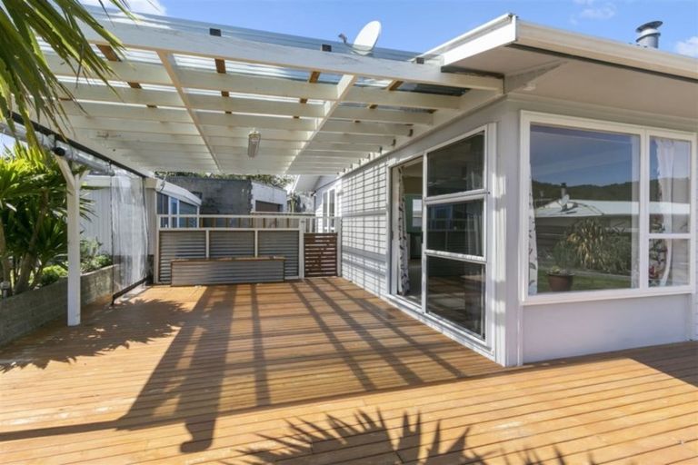 Photo of property in 18 Kumeroa Grove, Wainuiomata, Lower Hutt, 5014