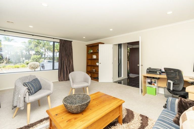 Photo of property in 1 San Clemento Way, Rototuna, Hamilton, 3210