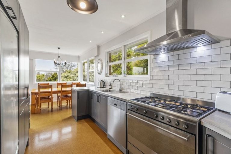 Photo of property in 38 Pelorus Street, Glenview, Hamilton, 3206