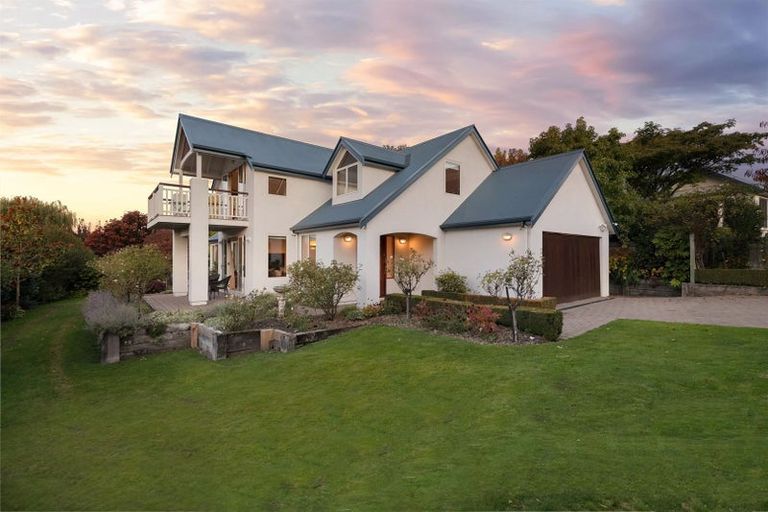 Photo of property in 76 Meadowstone Drive, Wanaka, 9305