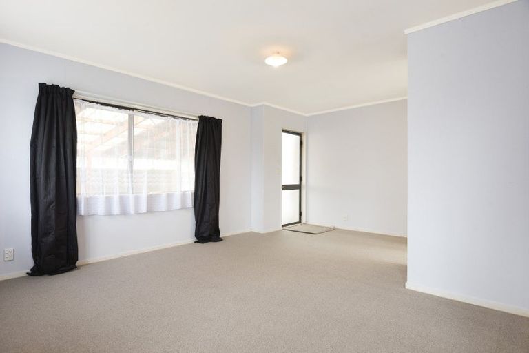 Photo of property in 15a Beech Place, Owhata, Rotorua, 3010