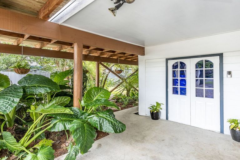 Photo of property in 27 Puriri Road, Waikanae, 5036