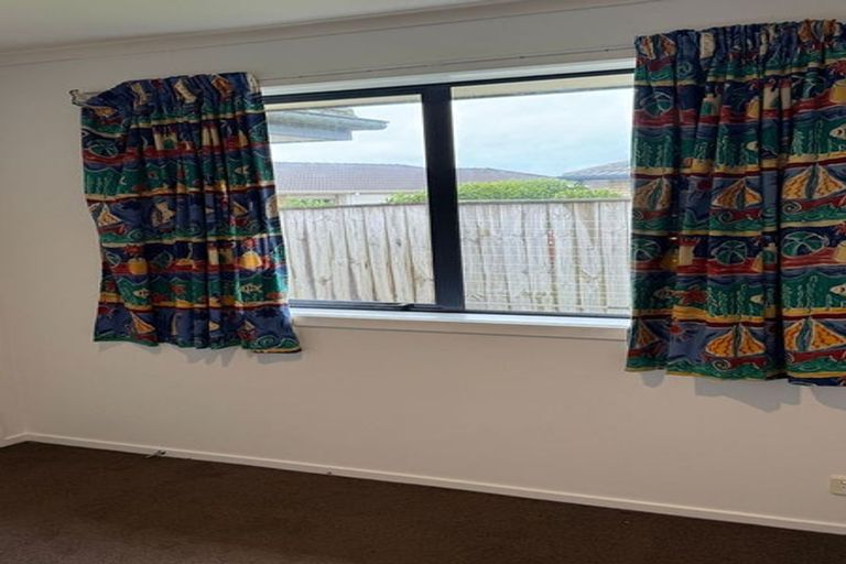 Photo of property in 41 Breaker Grove, Waiuku, 2123