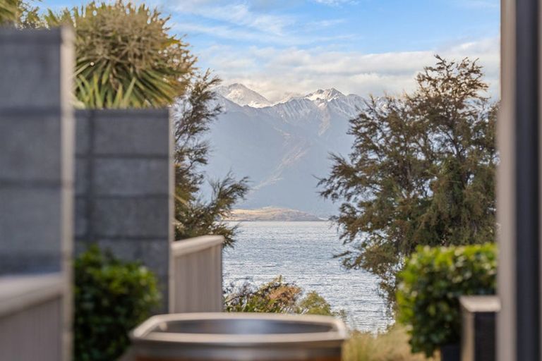 Photo of property in 12 Flora Dora Parade, Lake Hawea, Wanaka, 9382