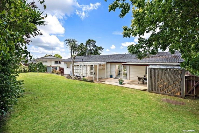 Photo of property in 60 Hartley Terrace, Massey, Auckland, 0614