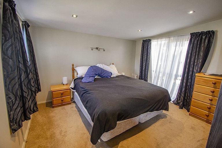 Photo of property in 2 Gavan Street, Cromwell, 9310