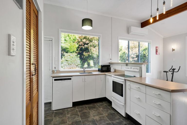 Photo of property in 25 Portia Street, Stratford, 4332