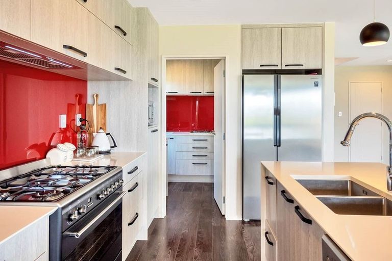 Photo of property in 14 Platinum Rise, Ranui, Auckland, 0612