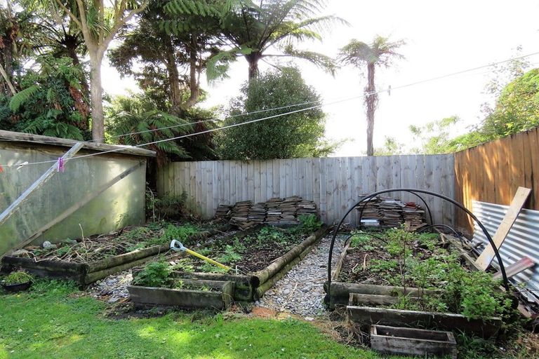 Photo of property in 87 Peel Street, Westport, 7825