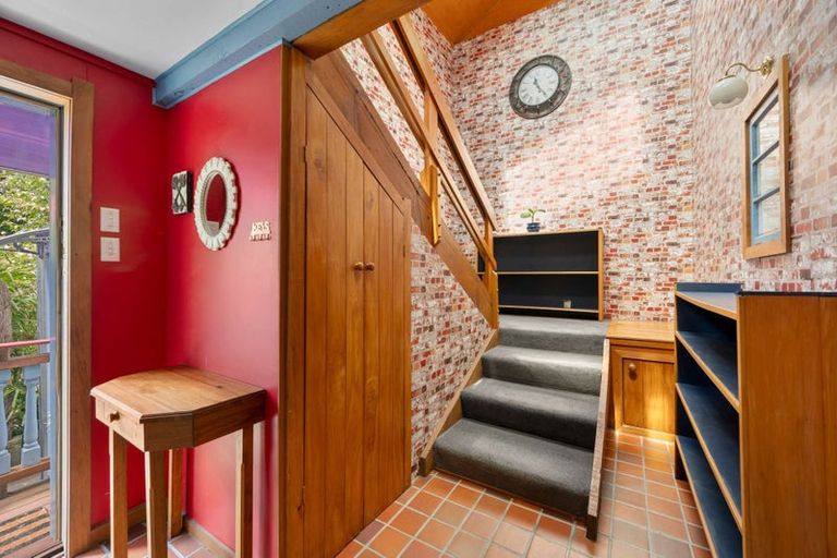 Photo of property in 32b Main Street, Hospital Hill, Napier, 4110