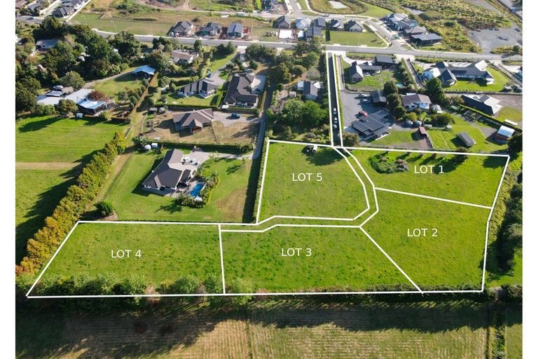 Photo of property in 15 Sands Road, Glenbervie, 0173