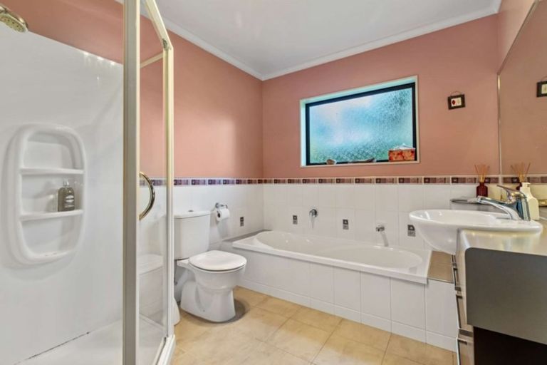 Photo of property in 21 Kowhai Street, Tuakau, 2121