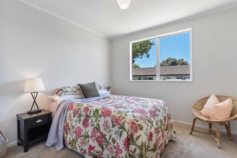 Photo of property in 2/2 Silver Creek Road, Weymouth, Auckland, 2103
