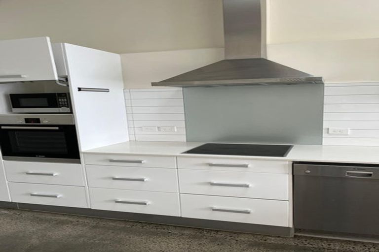 Photo of property in 25u5 Home Street, Mount Victoria, Wellington, 6011