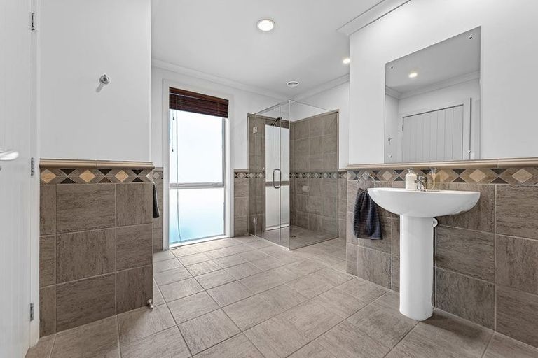 Photo of property in 66 Shelter Drive, Greenhithe, Auckland, 0632