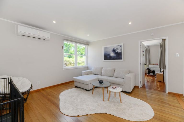 Photo of property in 11 Hill Crescent, New Lynn, Auckland, 0600
