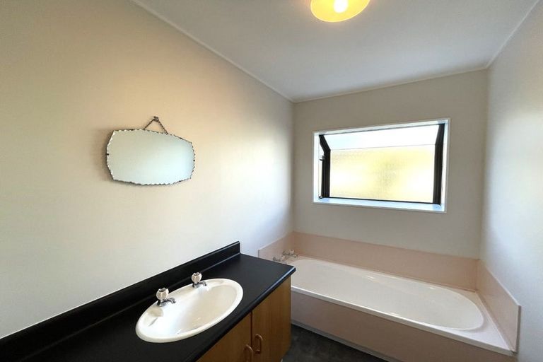 Photo of property in 15a Jeffares Place, Taradale, Napier, 4112