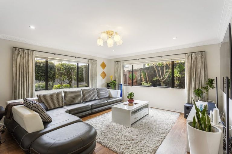 Photo of property in 305 Albany Highway, Rosedale, Auckland, 0632