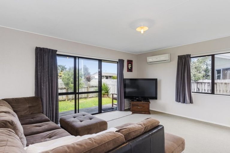 Photo of property in 215 Gravatt Road, Papamoa Beach, Papamoa, 3118