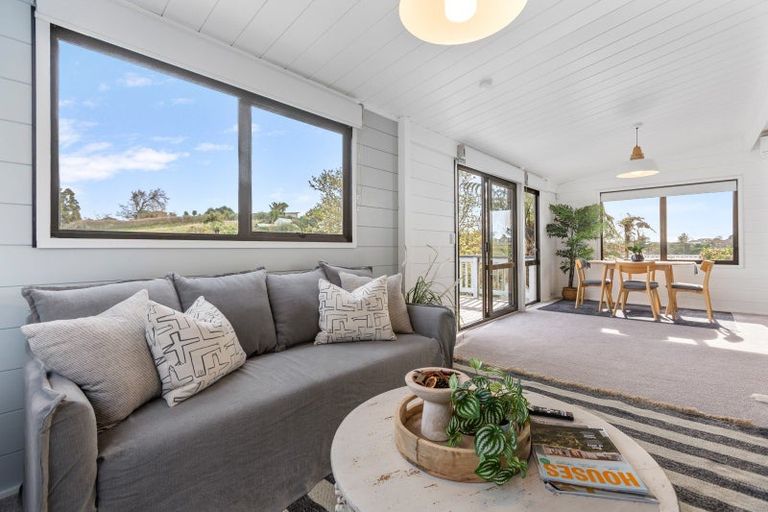 Photo of property in 71 Heta Road, Highlands Park, New Plymouth, 4312